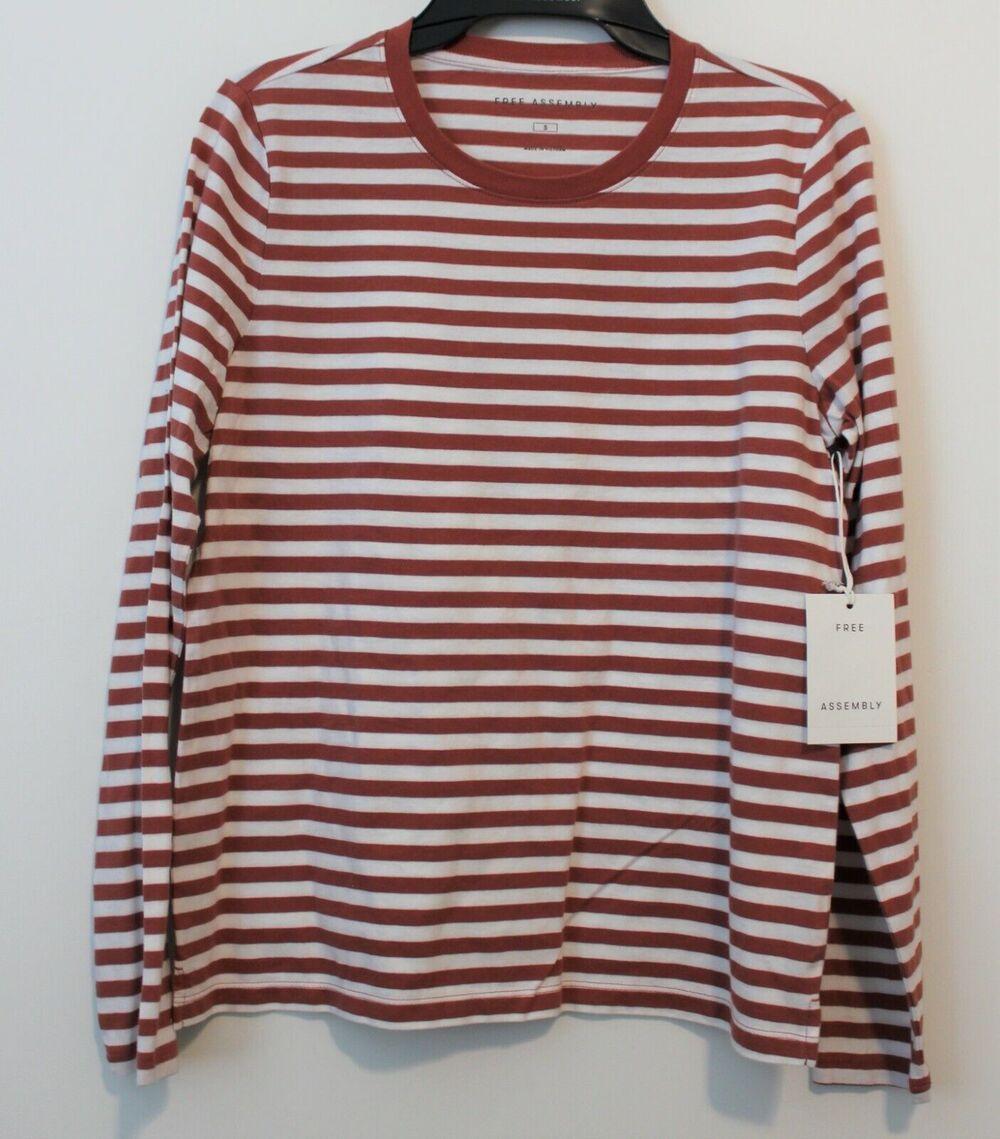 Free Assembly Women’s Crewneck T-Shirt Long Sleeves Red Size Small NWT